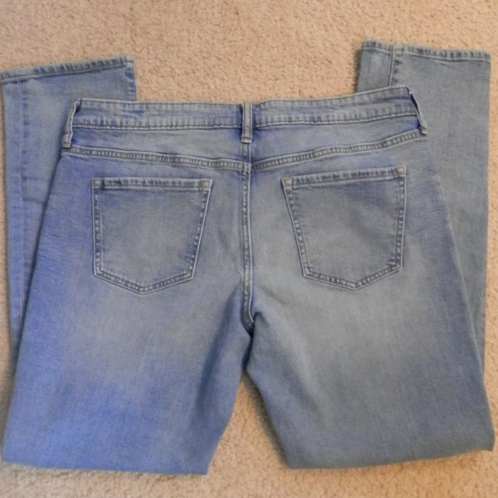 GAP Vintage Medium Wash Real Straight Fit Jeans - Picture 2 of 4